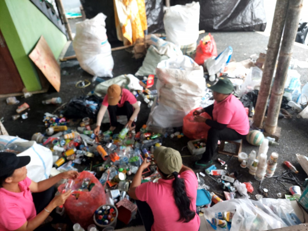 Pelaksanaan Bank Sampah bulan Maret se-Desa Baha